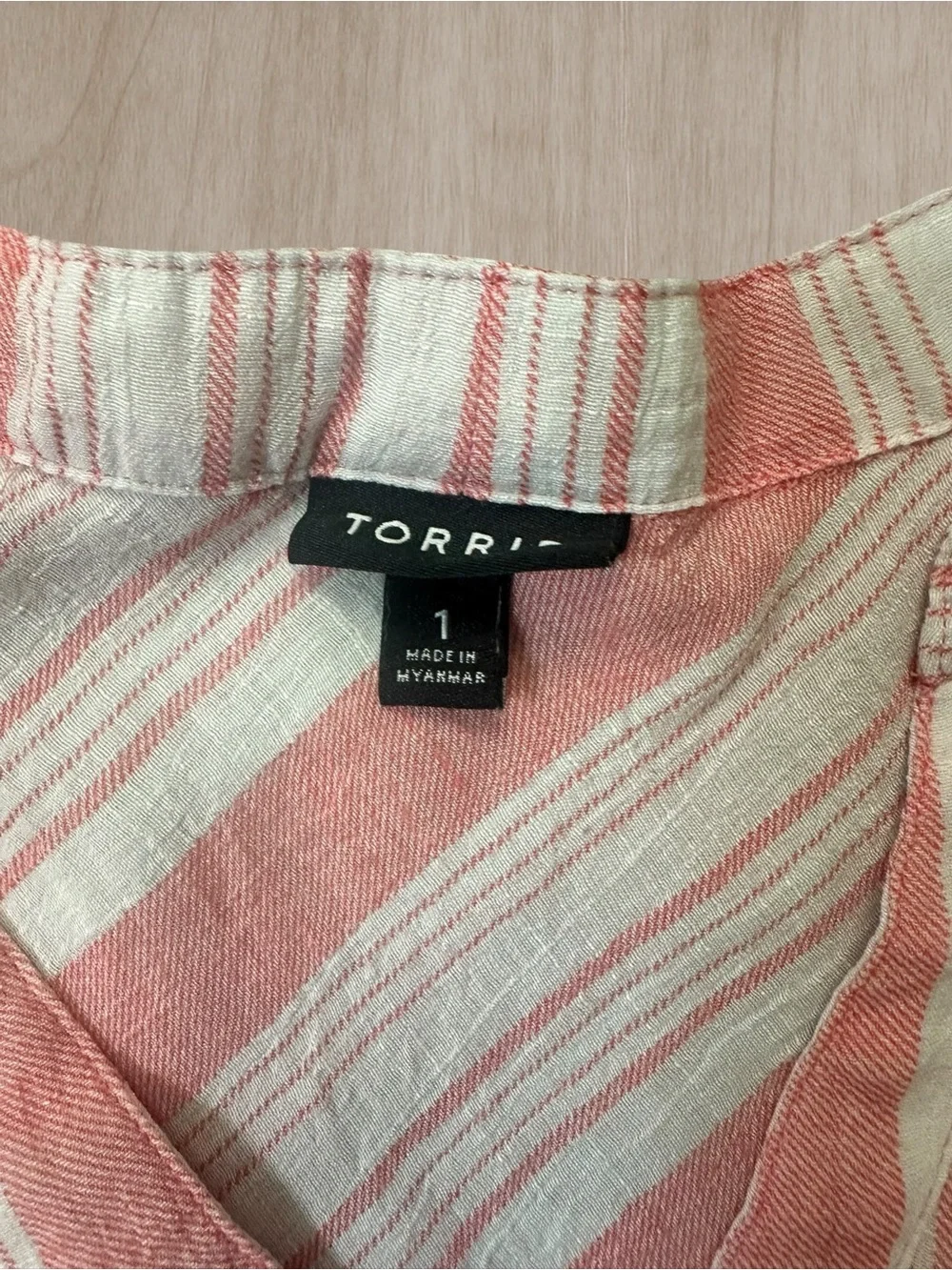 TORRID Women’s Sleeveless Pink and Cream Striped V-Neck Blouse Size 1